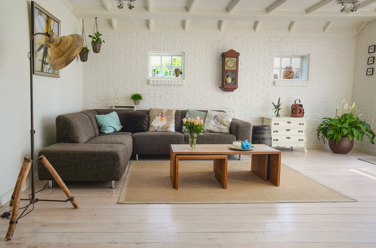 Natuurlijke tinten in minimalistische slaapkamerstijl.